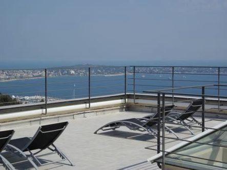 Villa Alamp#Supercannes #Golfejuan #Cannes #Mediterraneanpanoramicview #Piscine #Rooftop # Verymodern #Openliving #Closebeach #Closecapantibesヴァロリス エクステリア 写真